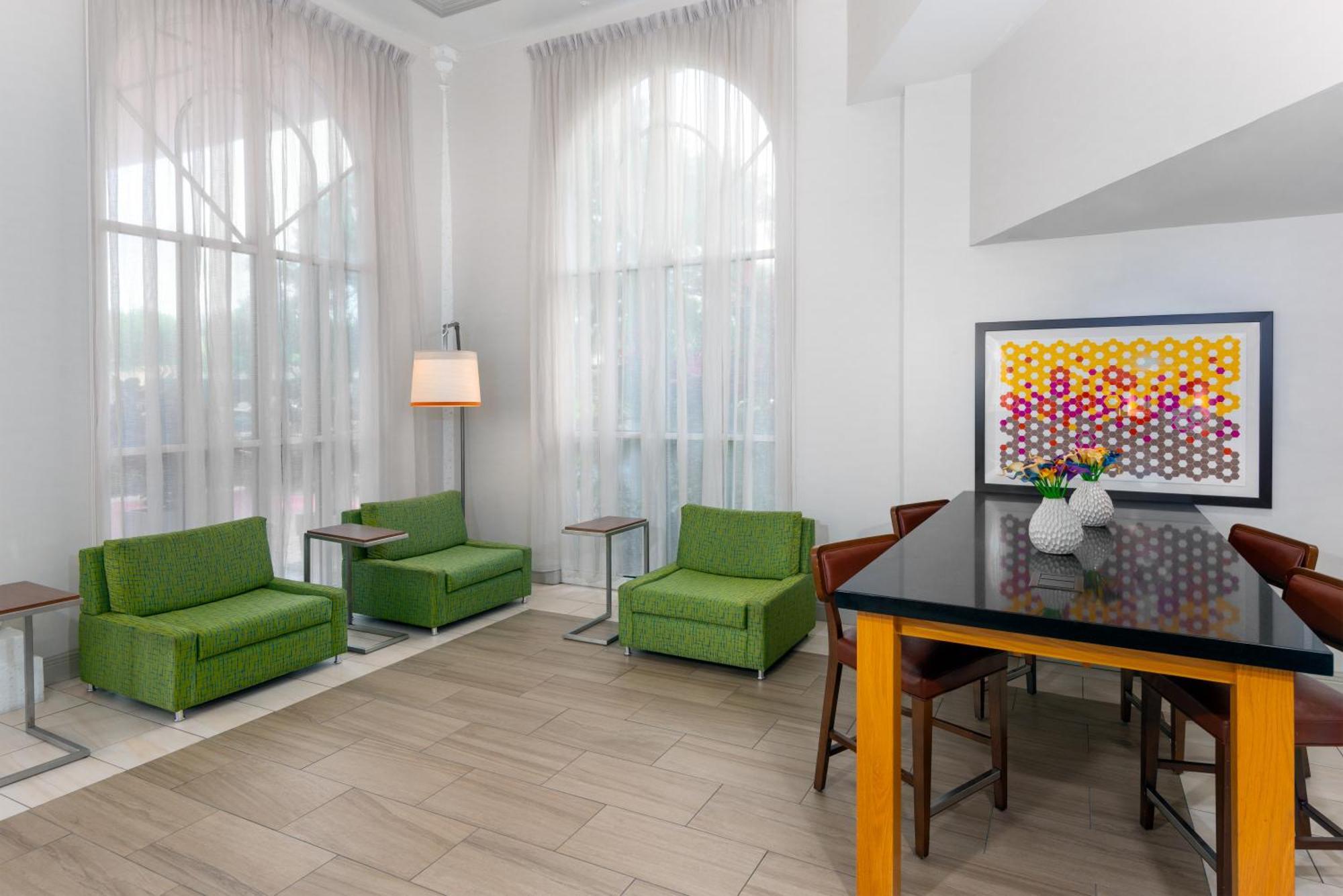 Holiday Inn Express Miami Airport Doral Area By Ihg Екстериор снимка