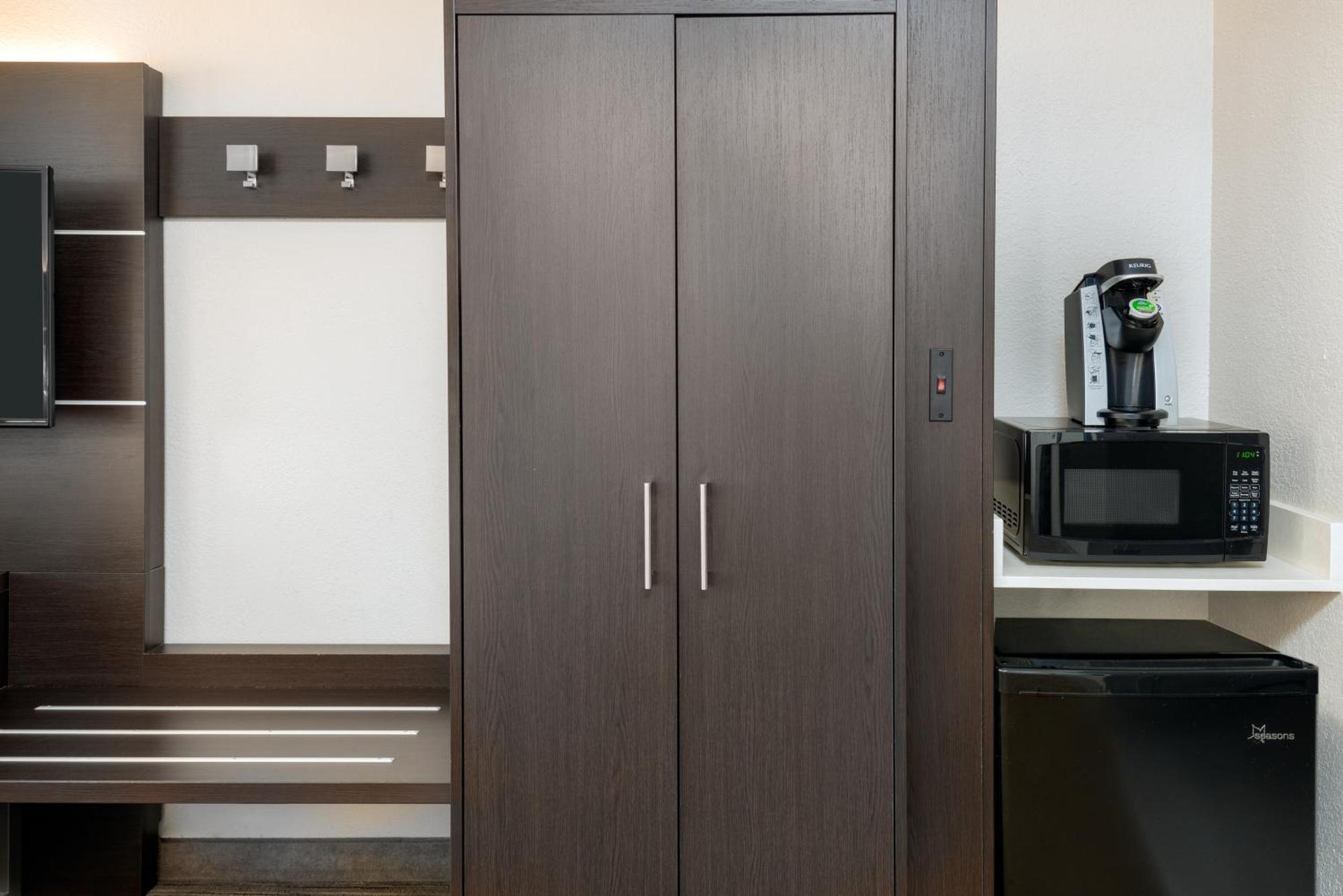 Holiday Inn Express Miami Airport Doral Area By Ihg Екстериор снимка