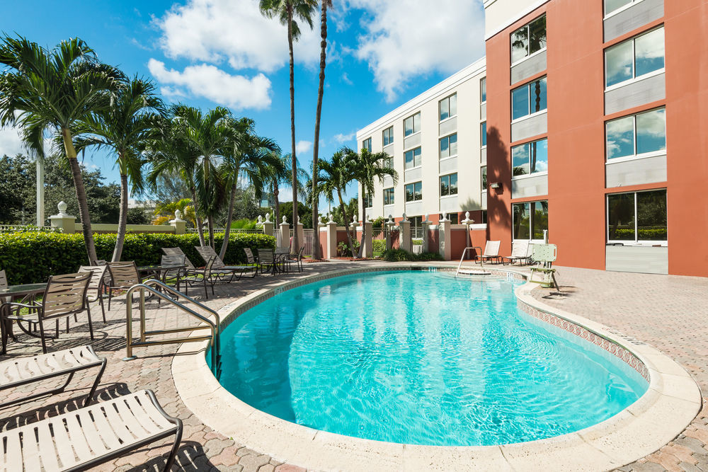 Holiday Inn Express Miami Airport Doral Area By Ihg Екстериор снимка
